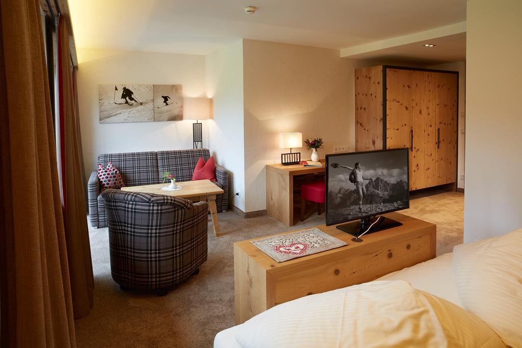 Almhotel Told Gran Bagian luar foto